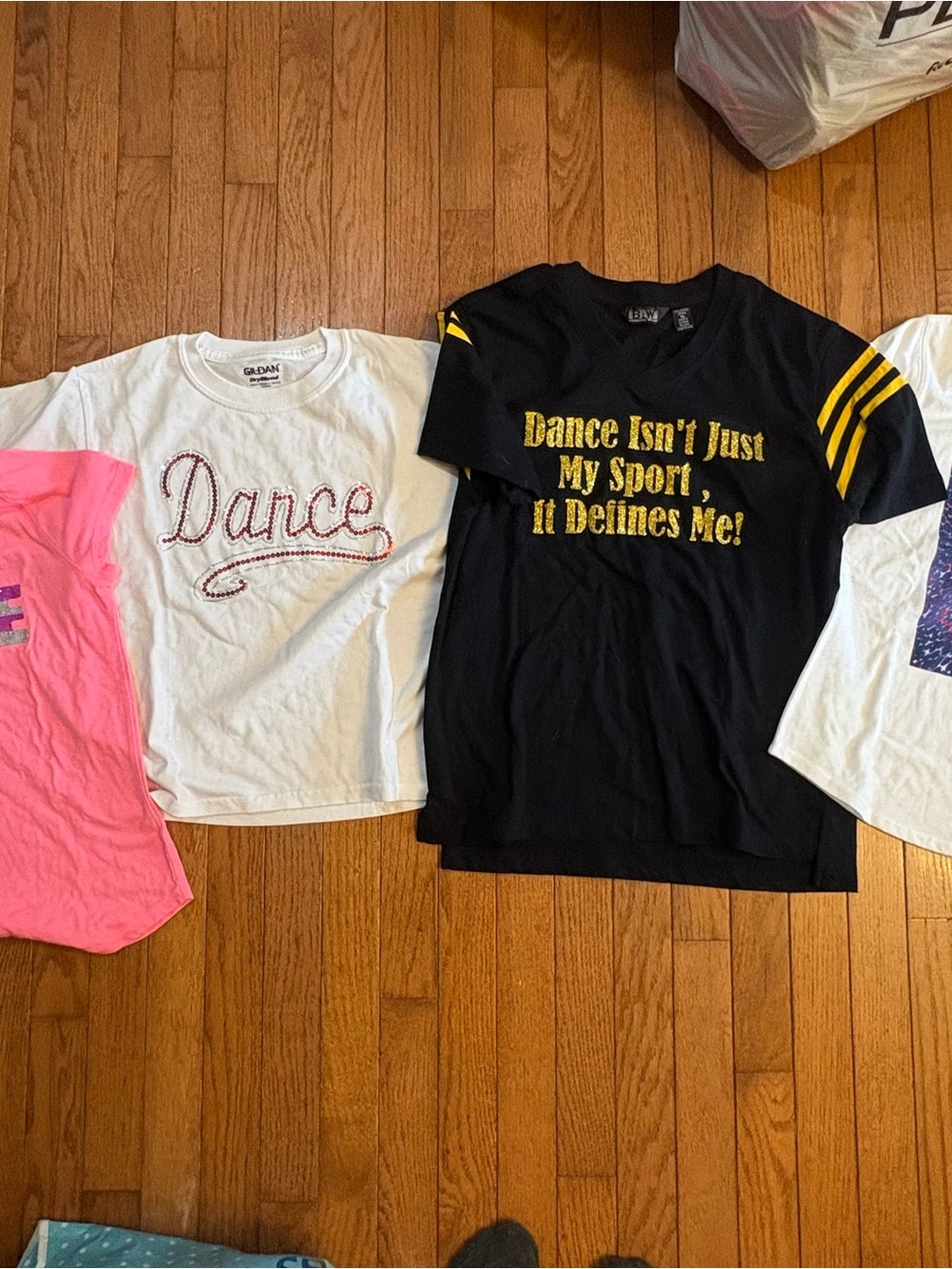 Dance-Print Short Sleeve Tee - Black & Gold and various lot